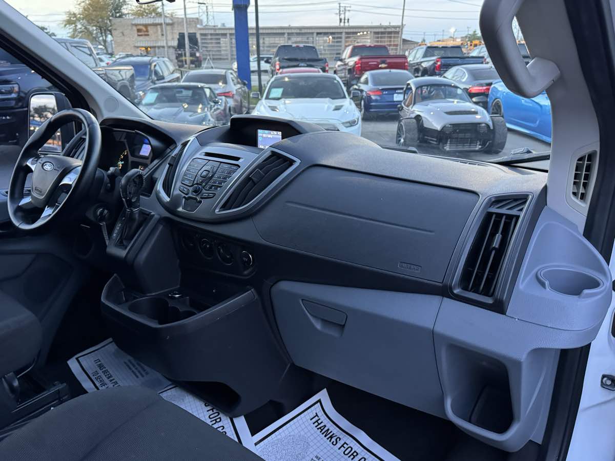 2015 Ford Transit XLT photo 25