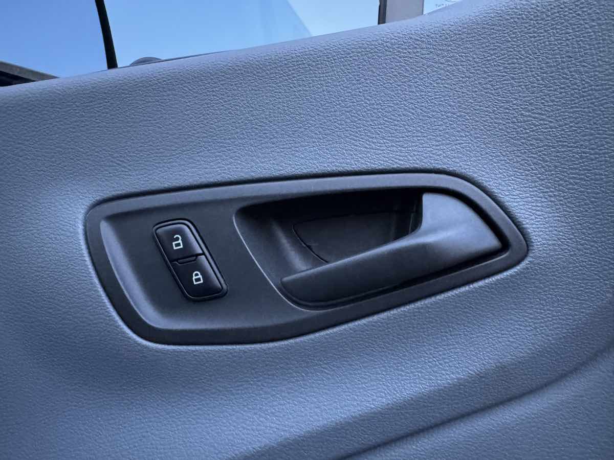 2015 Ford Transit XLT photo 28