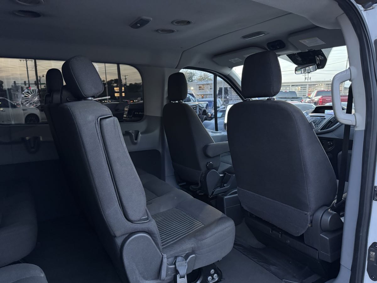2015 Ford Transit XLT photo 30