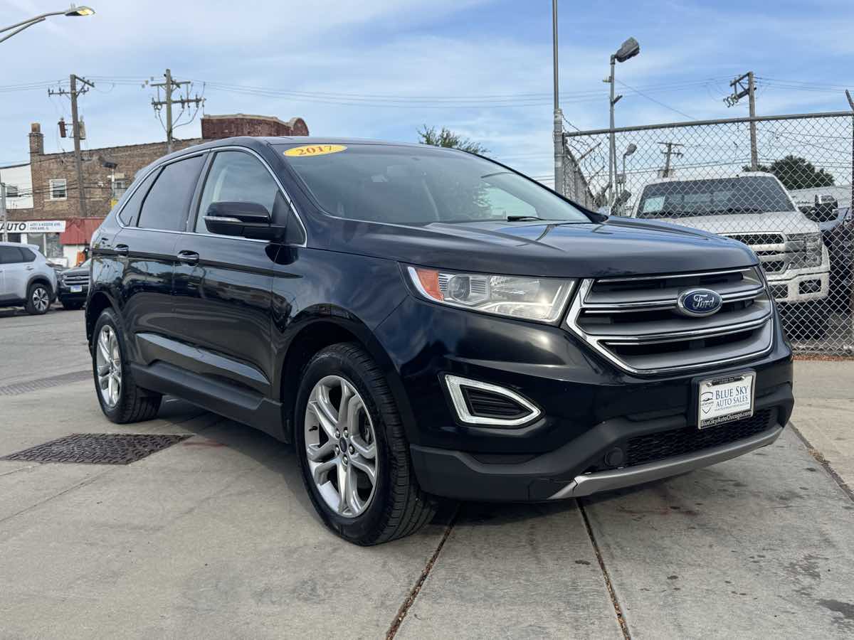 2017 Ford Edge Titanium photo 2