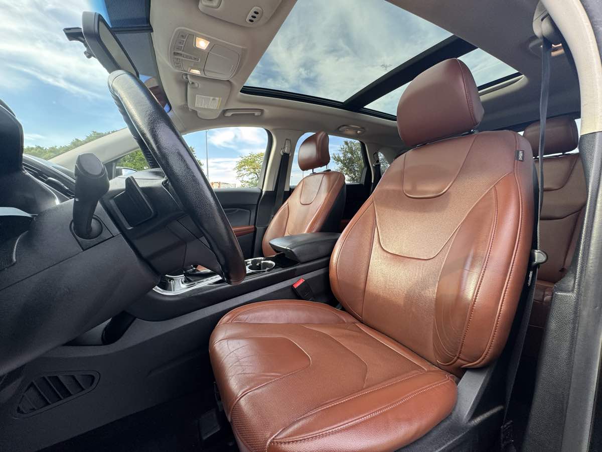 2017 Ford Edge Titanium photo 9