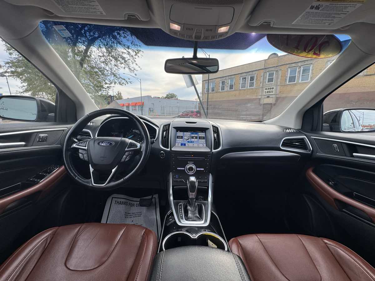 2017 Ford Edge Titanium photo 12