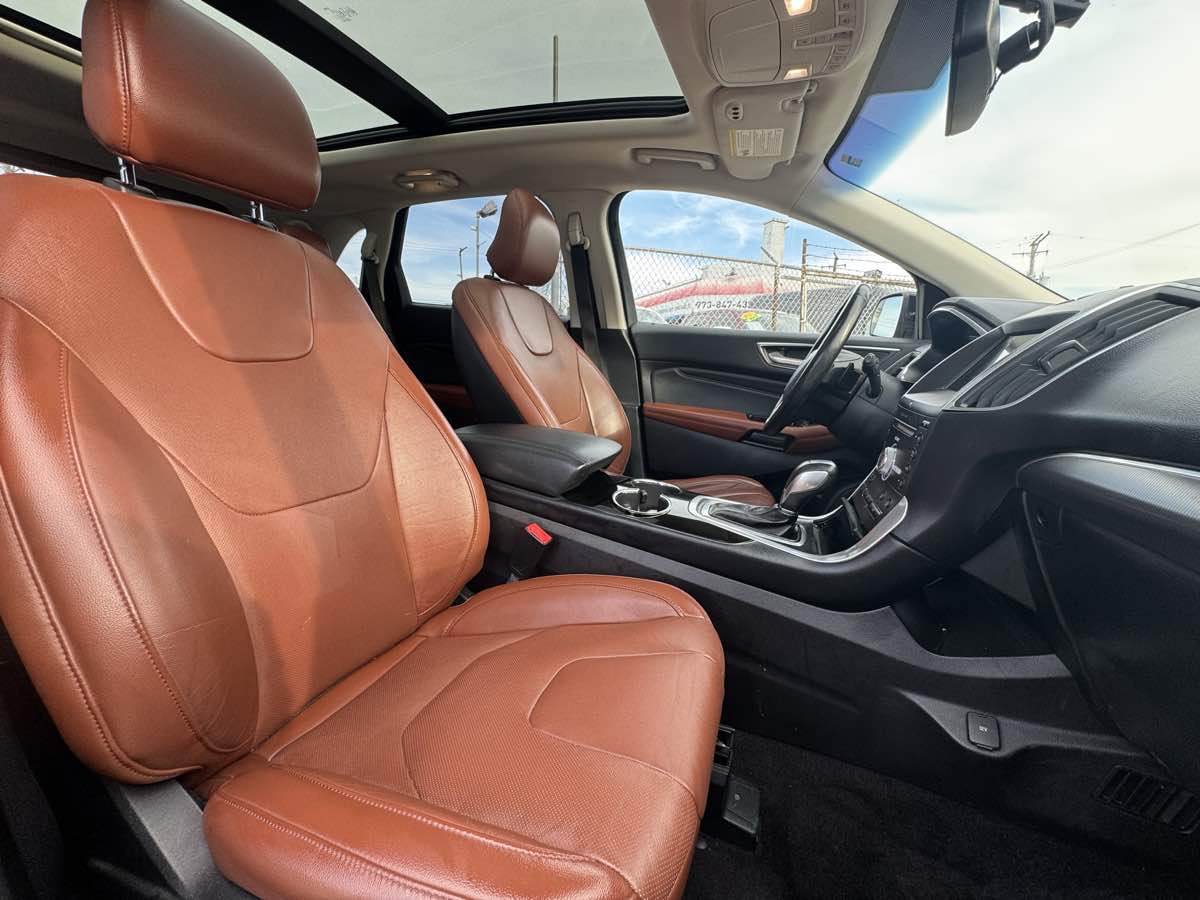 2017 Ford Edge Titanium photo 20