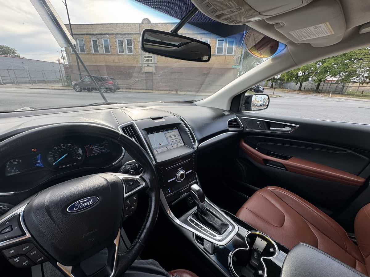 2017 Ford Edge Titanium photo 33