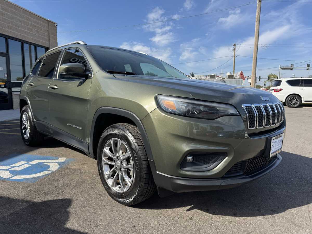 2021 Jeep Cherokee Latitude Lux photo 3