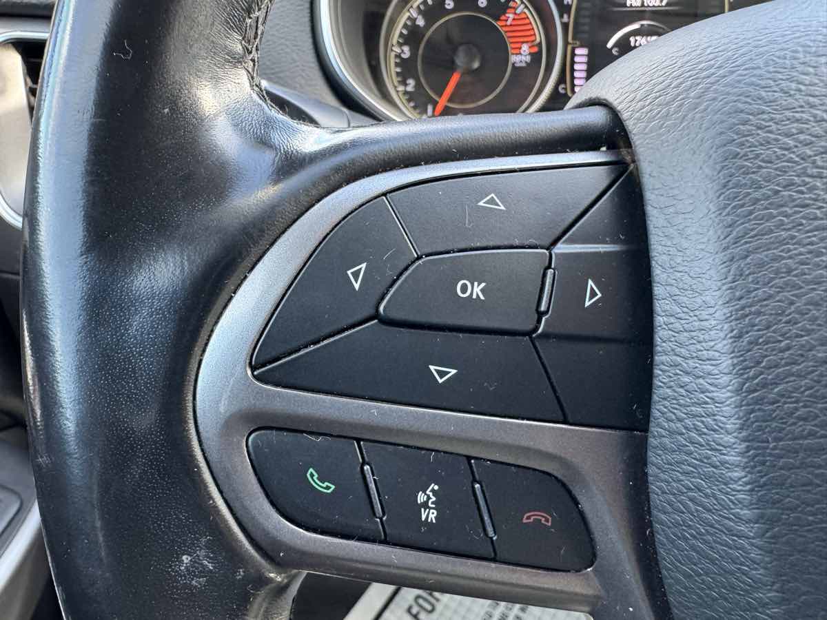 2021 Jeep Cherokee Latitude Lux photo 14