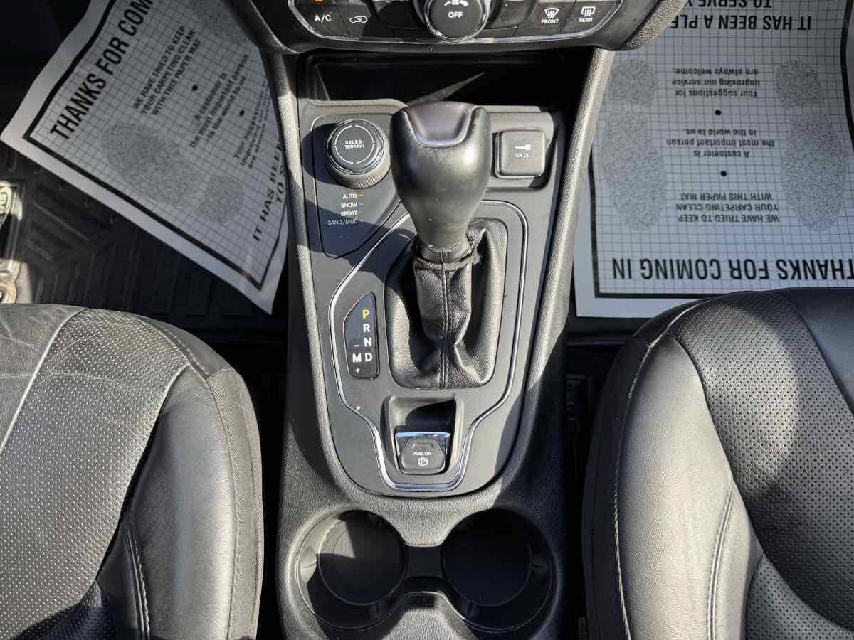 2021 Jeep Cherokee Latitude Lux photo 20