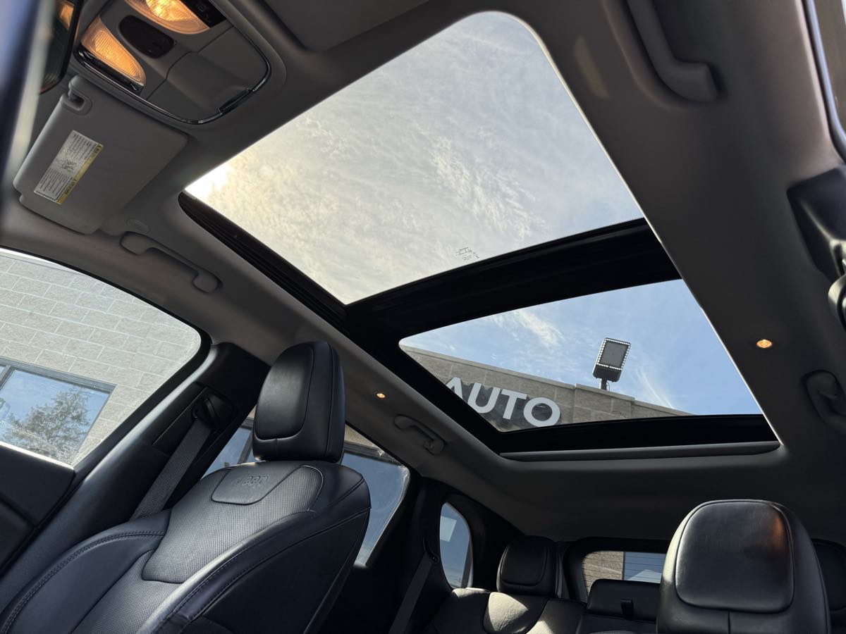 2021 Jeep Cherokee Latitude Lux photo 23