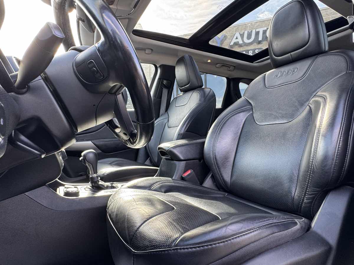 2021 Jeep Cherokee Latitude Lux photo 24