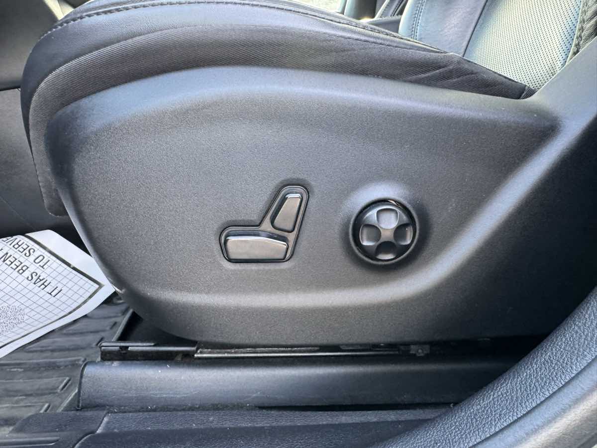2021 Jeep Cherokee Latitude Lux photo 25