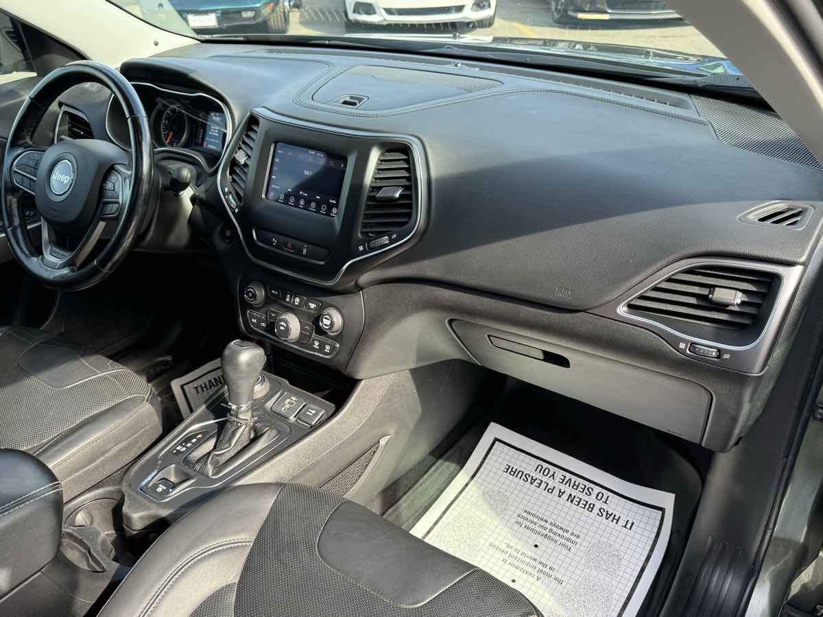2021 Jeep Cherokee Latitude Lux photo 29