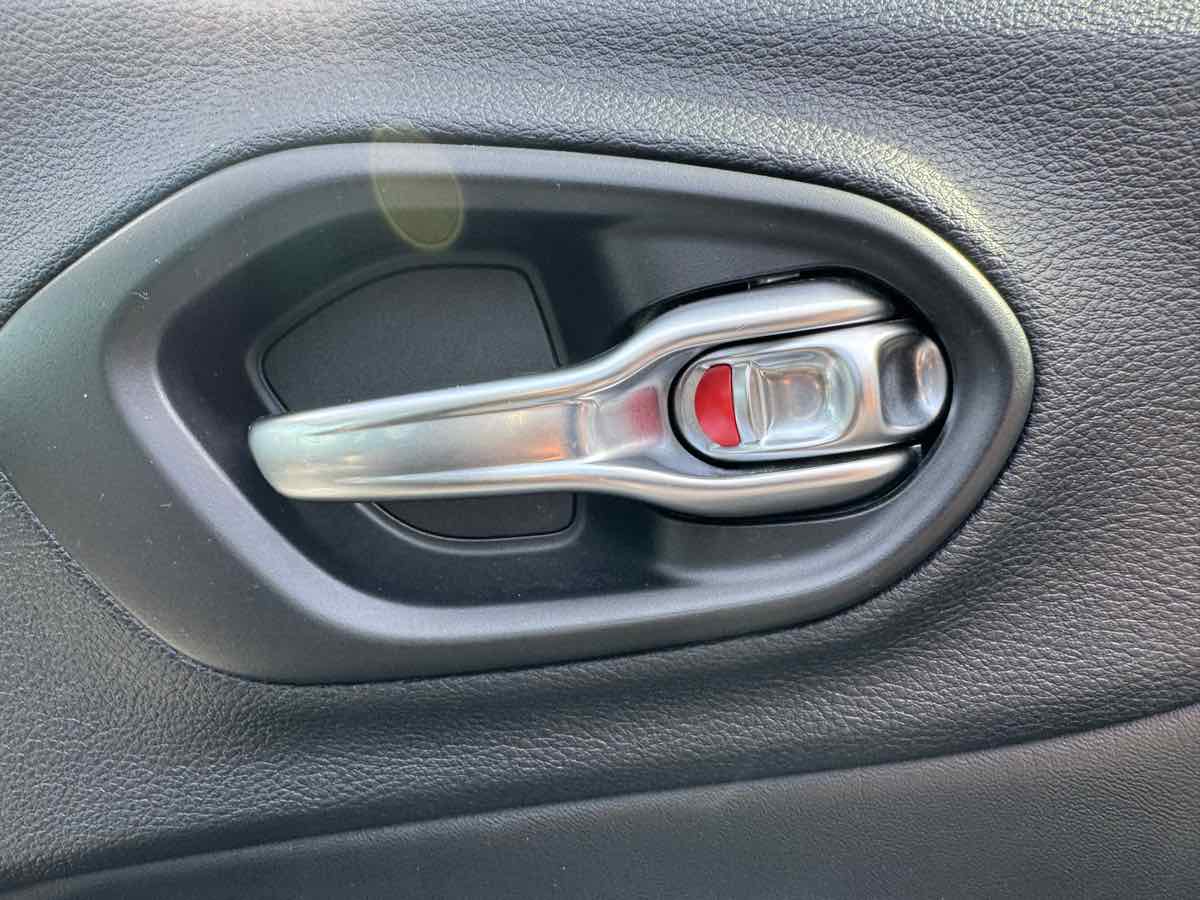 2021 Jeep Cherokee Latitude Lux photo 33