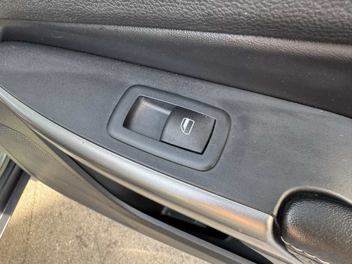2021 Jeep Cherokee Latitude Lux photo 37