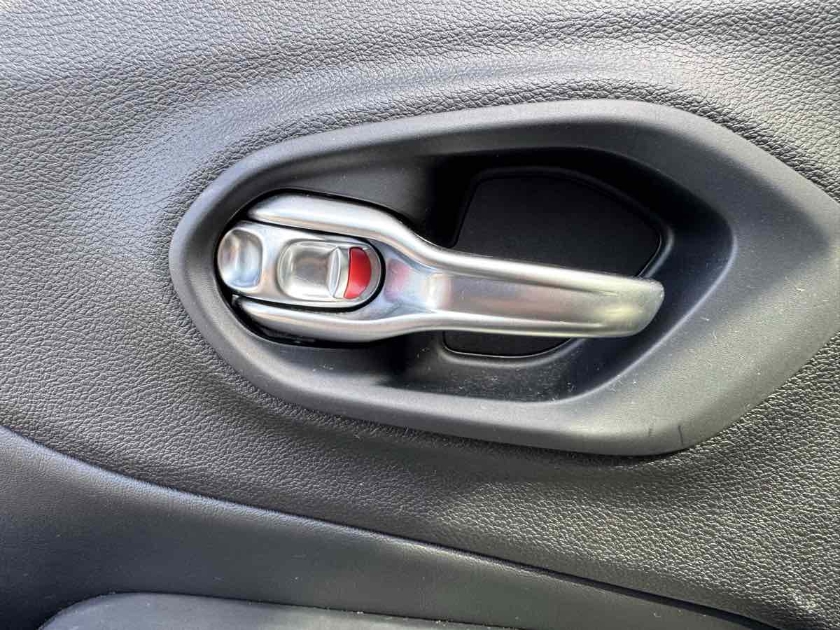 2021 Jeep Cherokee Latitude Lux photo 42