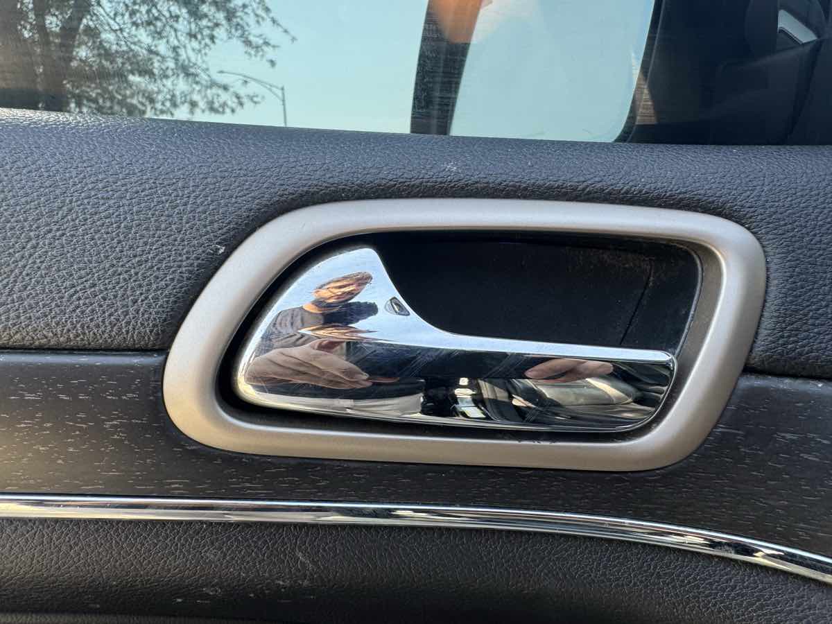 2017 Jeep Grand Cherokee Limited photo 16