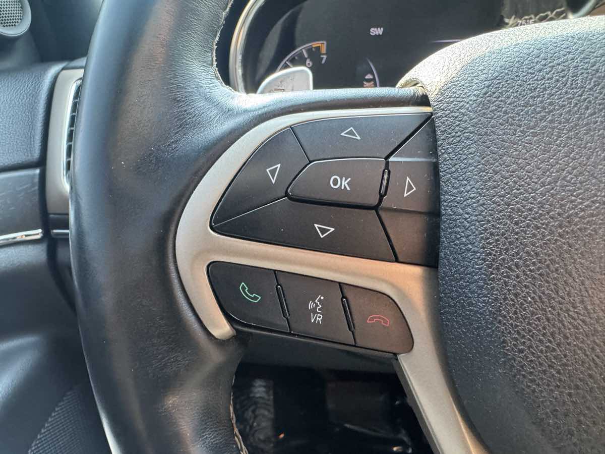 2017 Jeep Grand Cherokee Limited photo 29