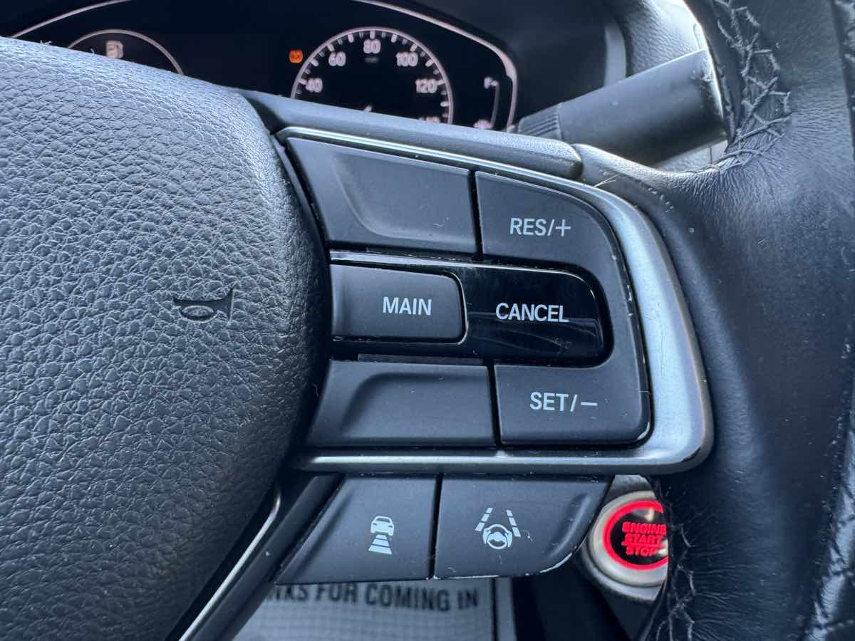 2018 Honda Accord Sport 2.0T photo 12