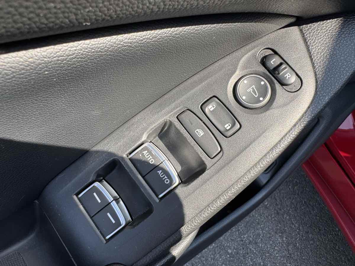 2018 Honda Accord Sport 2.0T photo 24