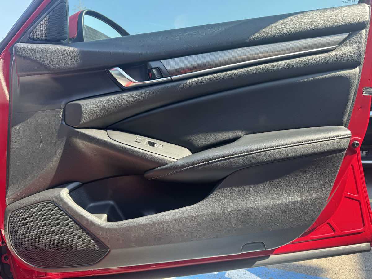 2018 Honda Accord Sport 2.0T photo 28