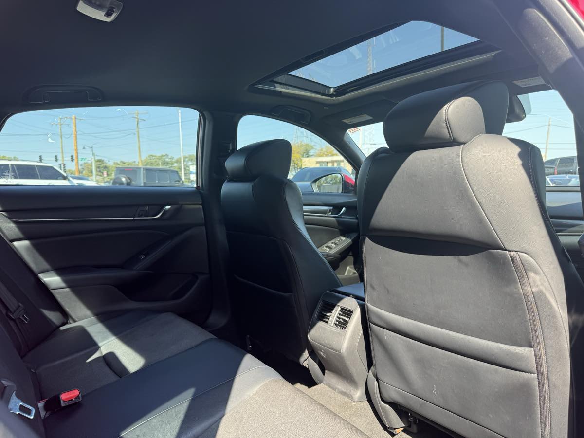 2018 Honda Accord Sport 2.0T photo 31