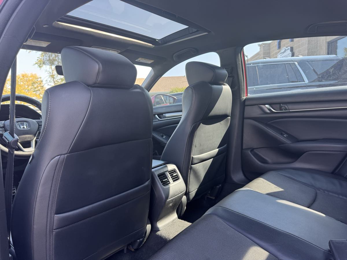 2018 Honda Accord Sport 2.0T photo 36