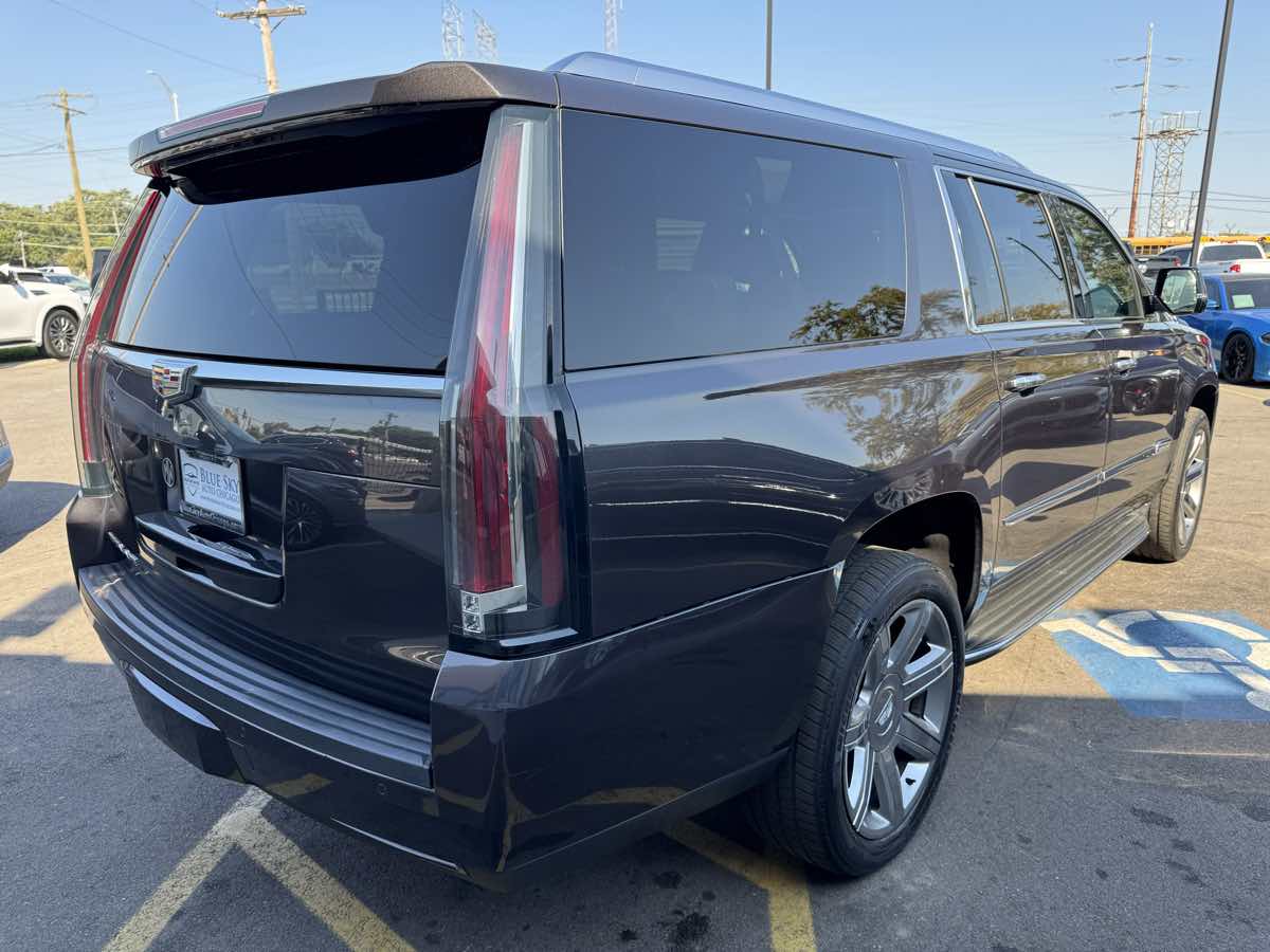 2016 Cadillac Escalade ESV Luxury photo 5