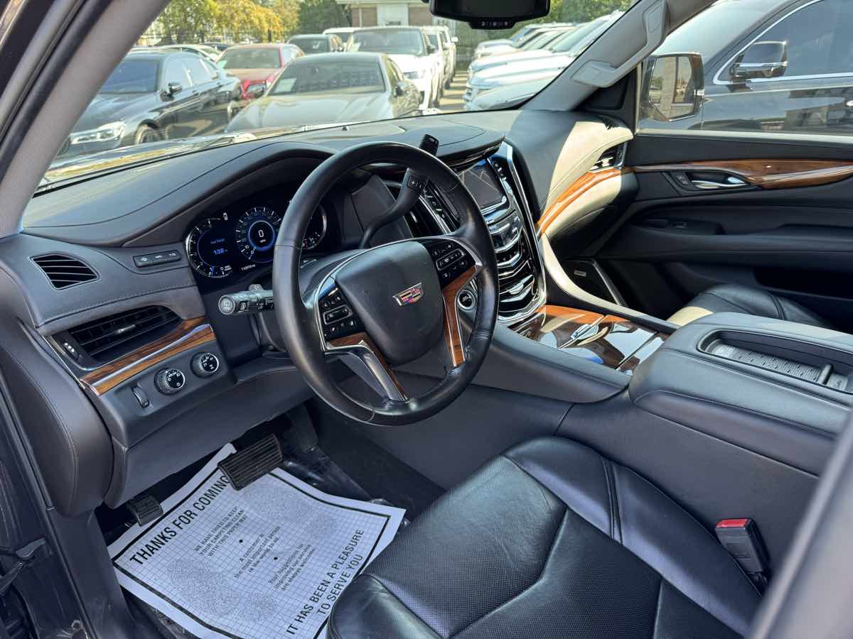 2016 Cadillac Escalade ESV Luxury photo 10