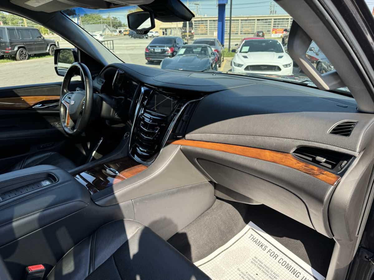 2016 Cadillac Escalade ESV Luxury photo 28