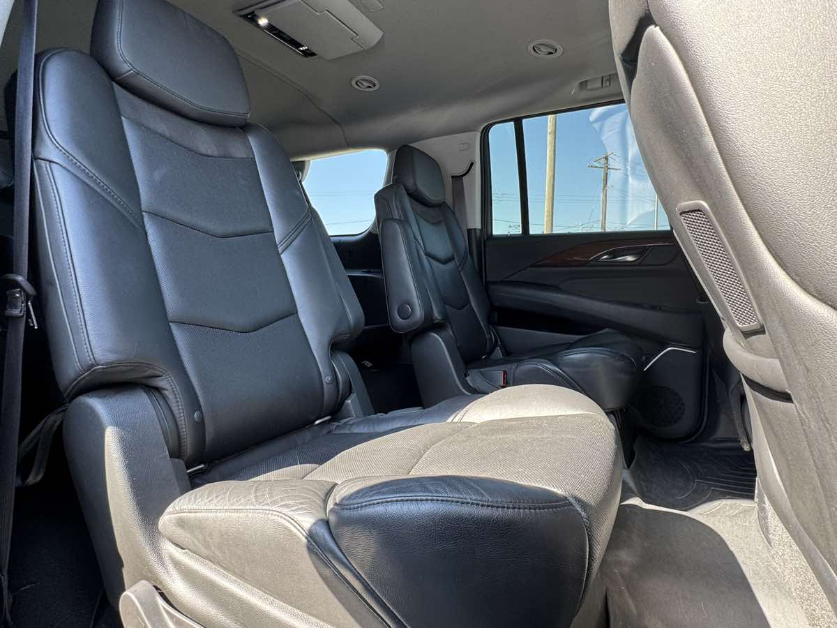 2016 Cadillac Escalade ESV Luxury photo 35