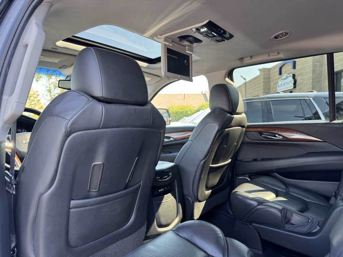2016 Cadillac Escalade ESV Luxury photo 39