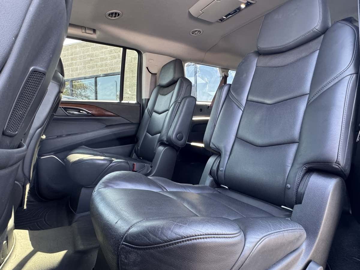 2016 Cadillac Escalade ESV Luxury photo 40
