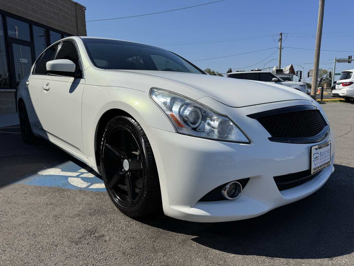 2013 Infiniti G37 Journey photo 3
