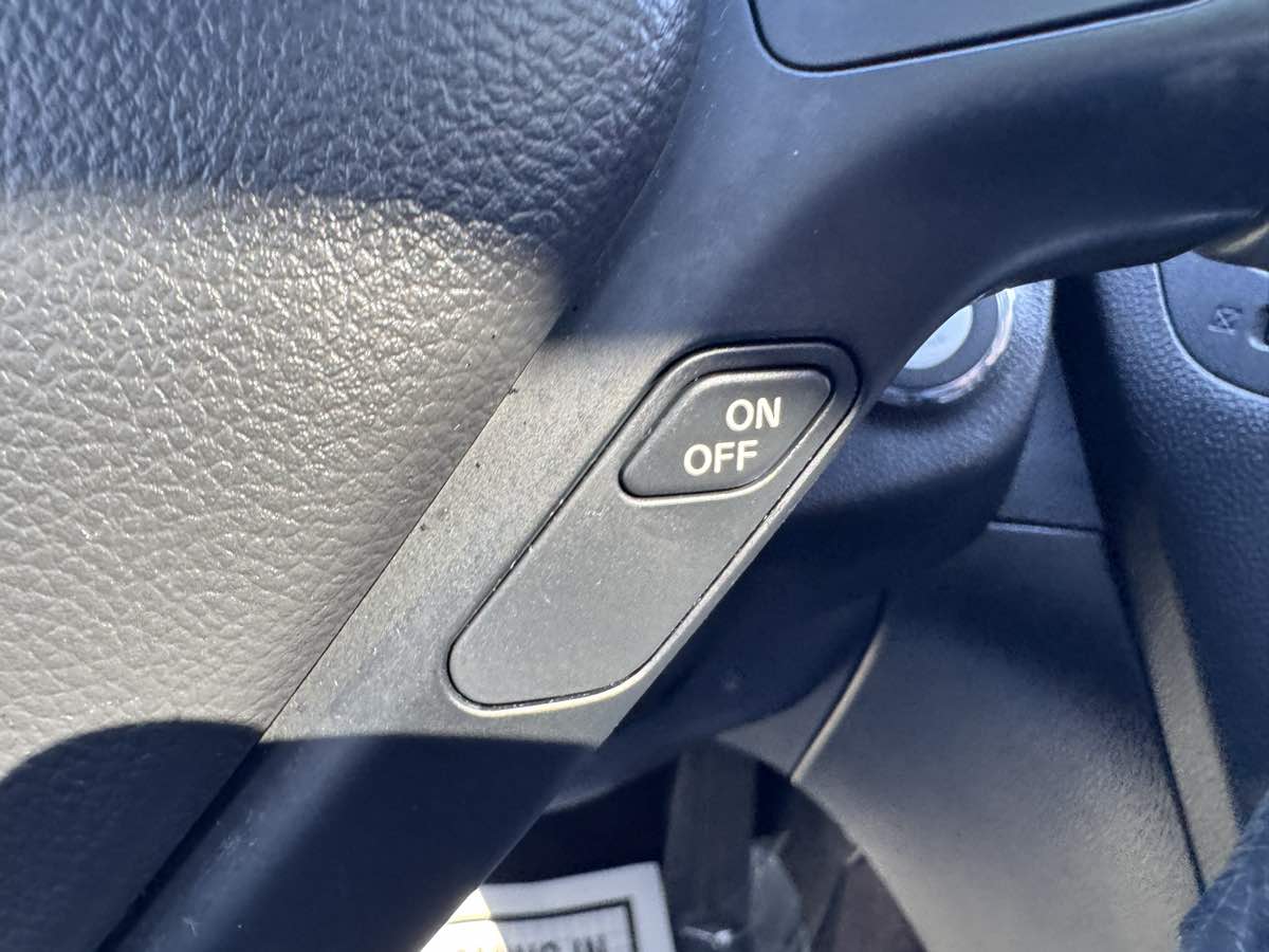 2013 Infiniti G37 Journey photo 17