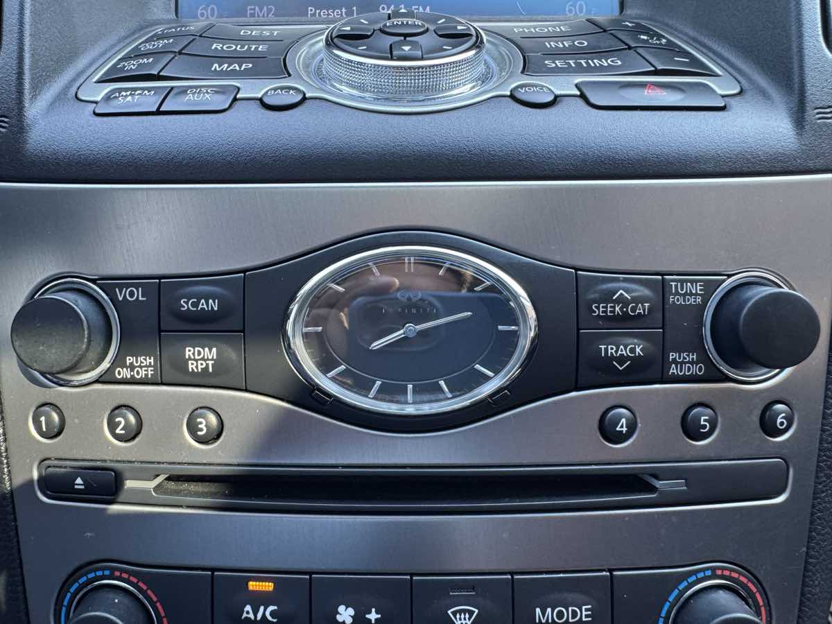 2013 Infiniti G37 Journey photo 20