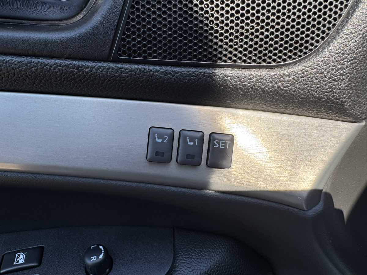 2013 Infiniti G37 Journey photo 27