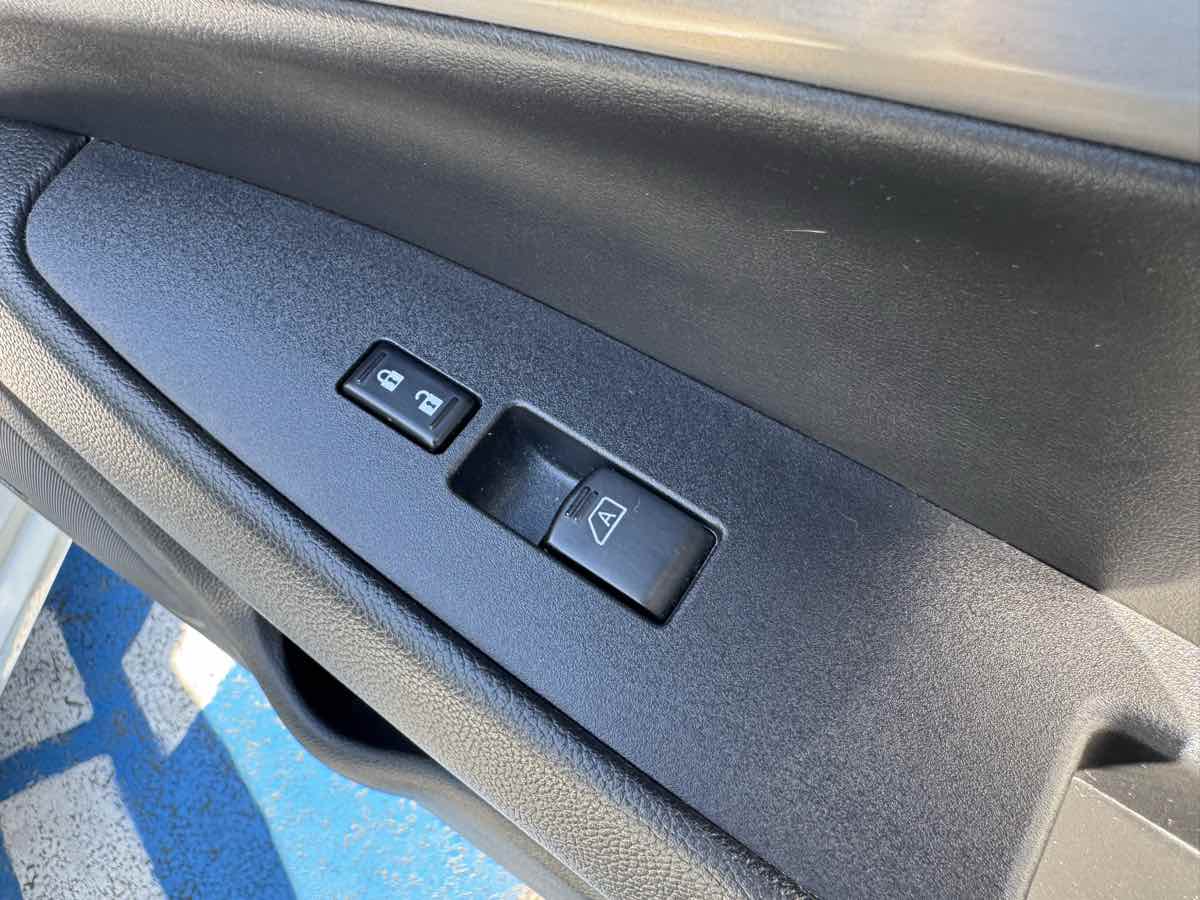 2013 Infiniti G37 Journey photo 32