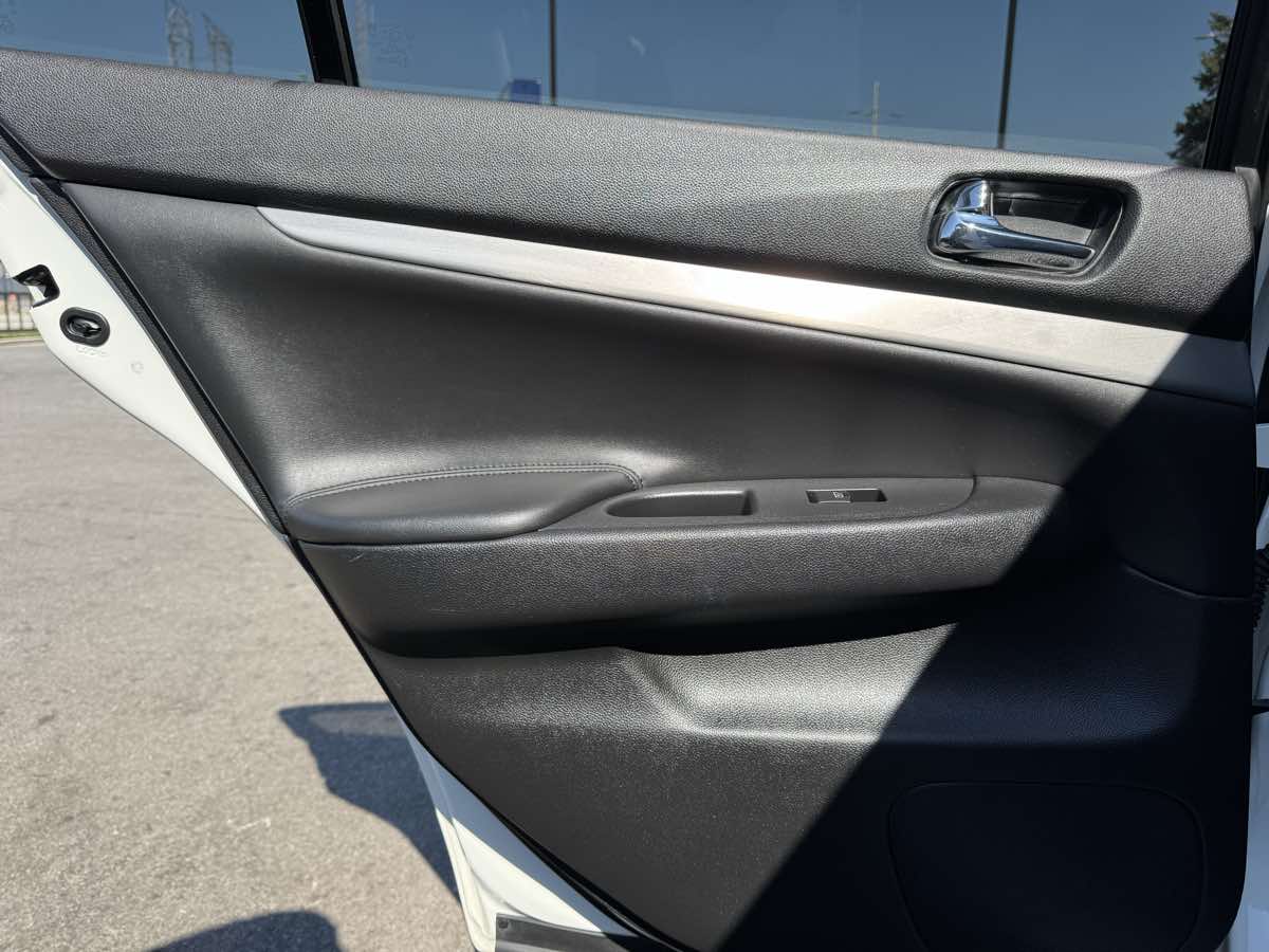 2013 Infiniti G37 Journey photo 41
