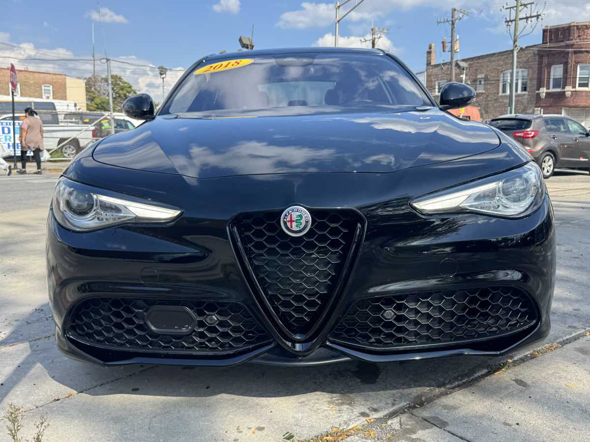 2018 Alfa Romeo Giulia Ti Sport photo 2
