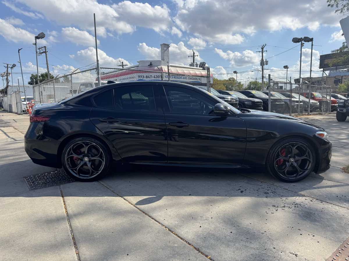 2018 Alfa Romeo Giulia Ti Sport photo 4