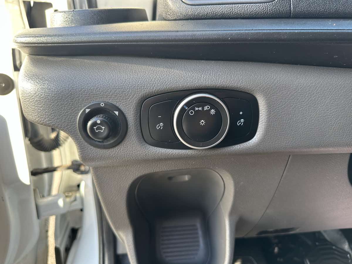 2020 Ford Transit Cargo Van photo 10