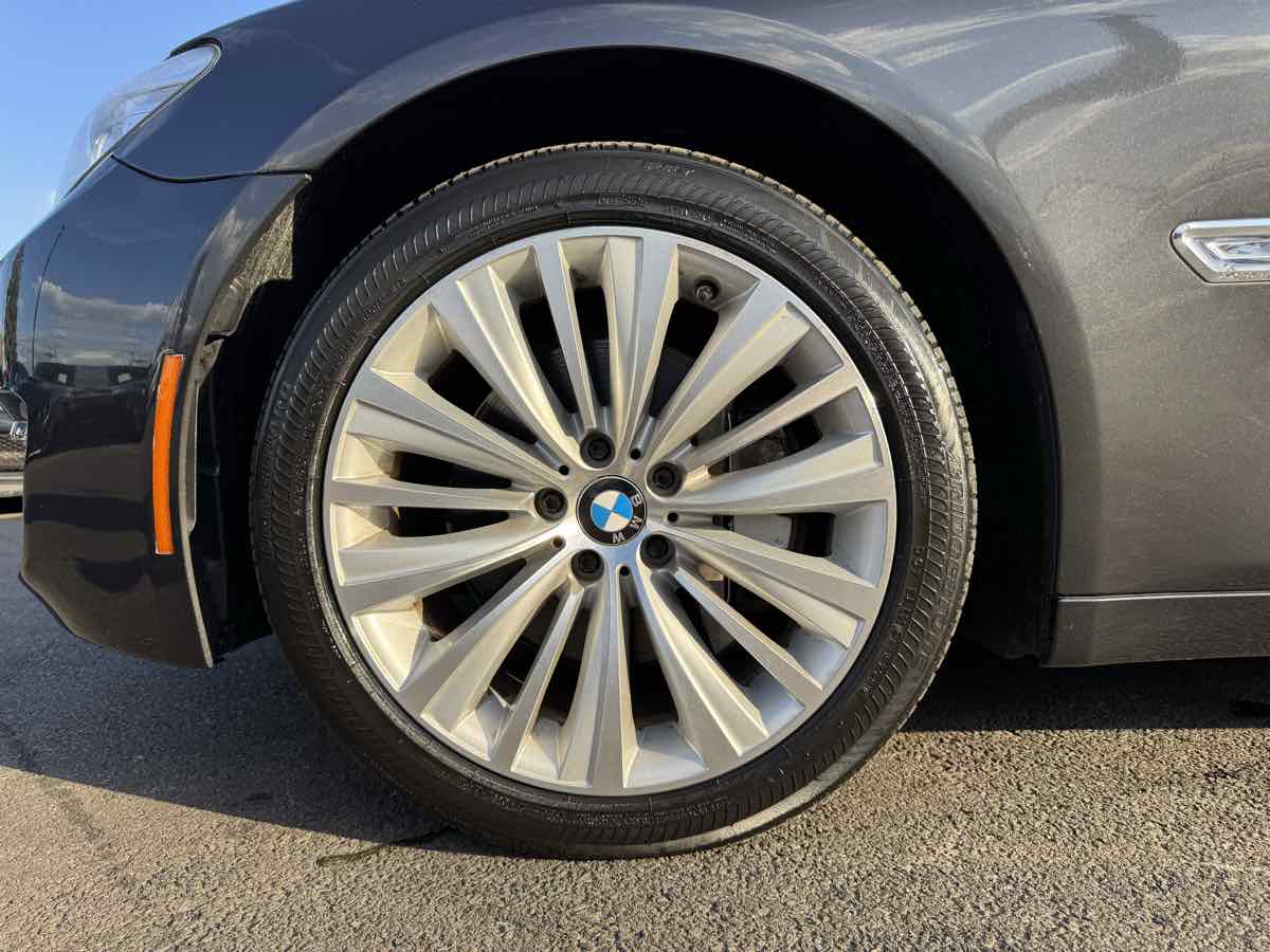 2015 Bmw 740Li 7-Series photo 9