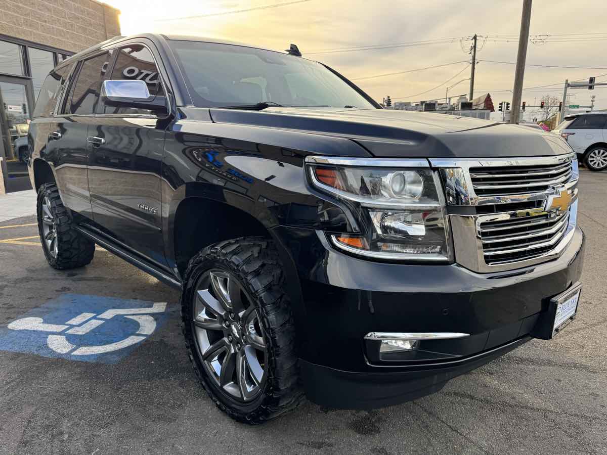 2015 Chevrolet Tahoe LTZ photo 3