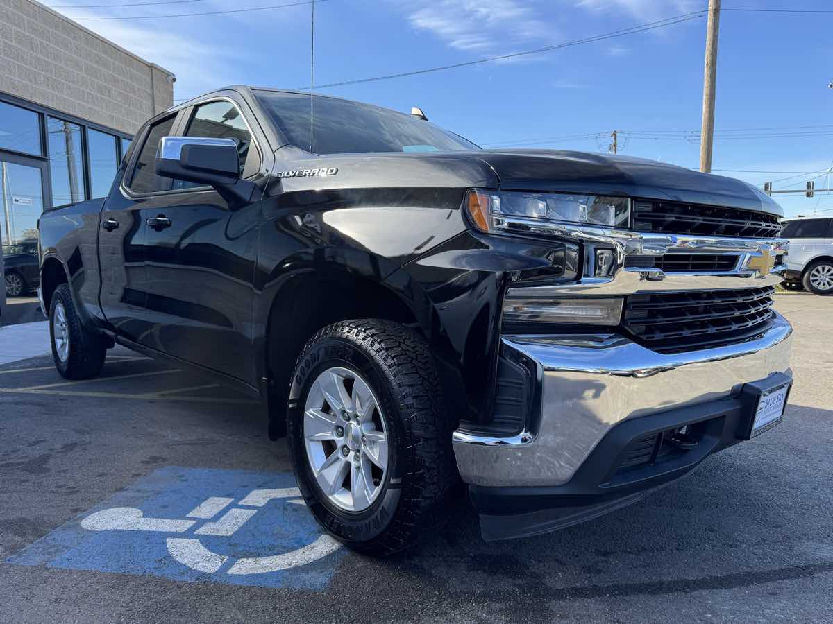 2019 Chevrolet Silverado 1500 LT photo 3