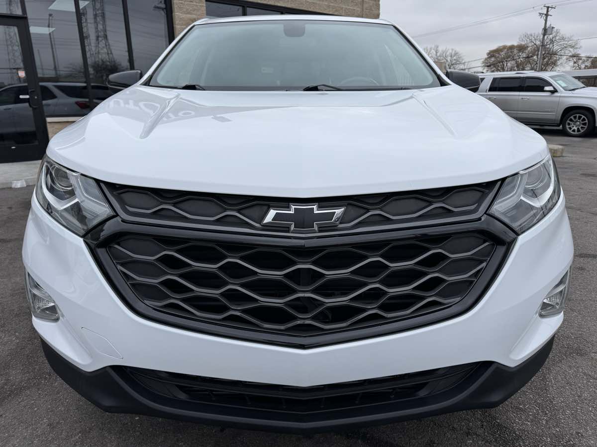 2019 Chevrolet Equinox LT photo 2