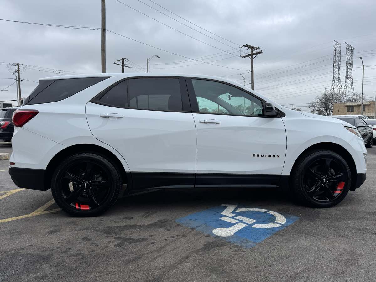 2019 Chevrolet Equinox LT photo 4