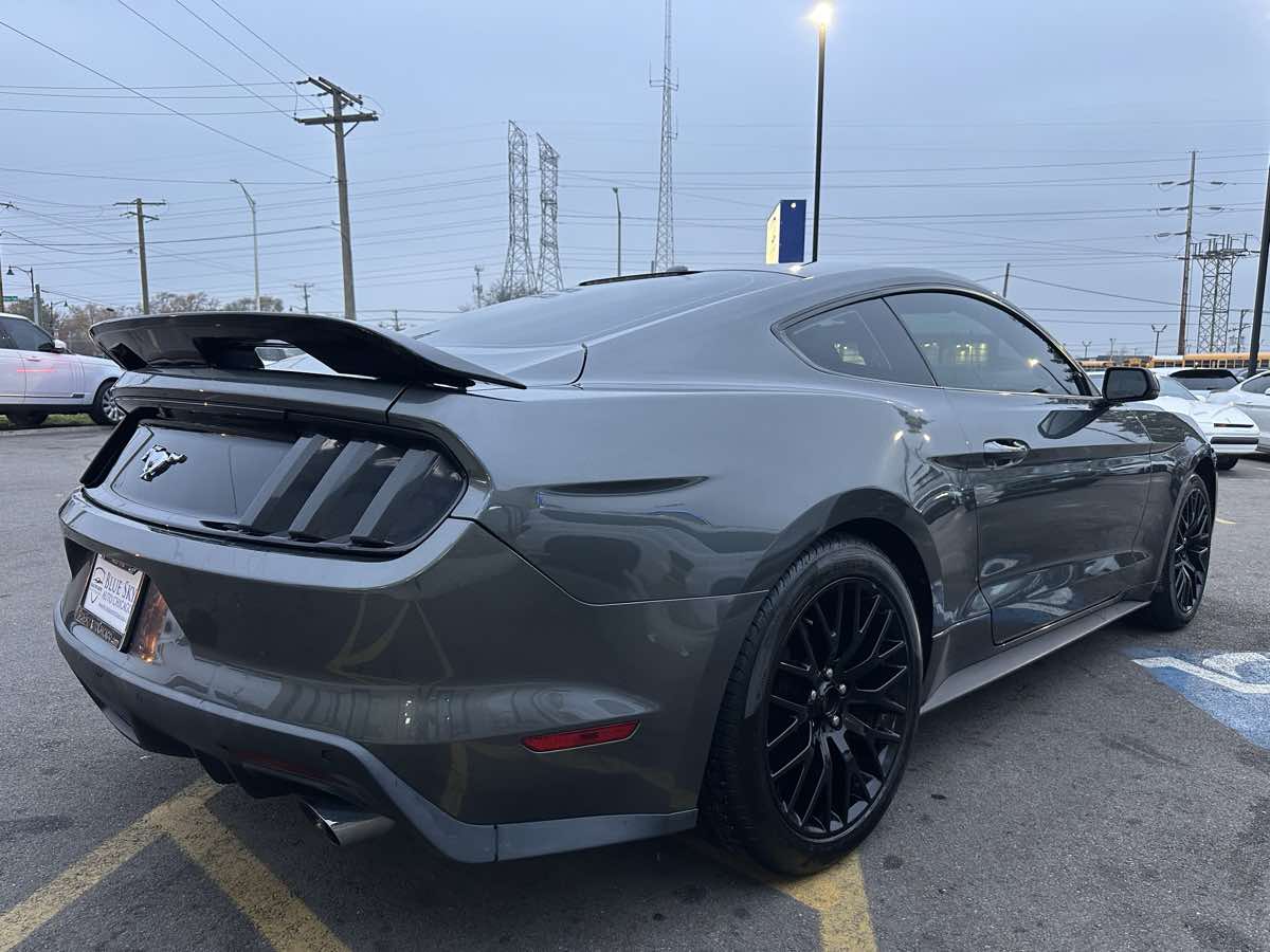 2016 Ford Mustang EcoBoost Premium photo 2