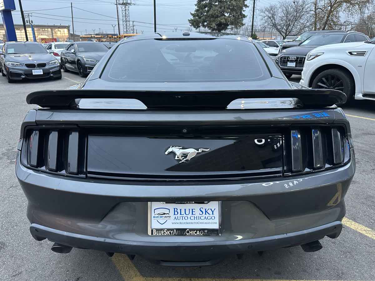 2016 Ford Mustang EcoBoost Premium photo 3