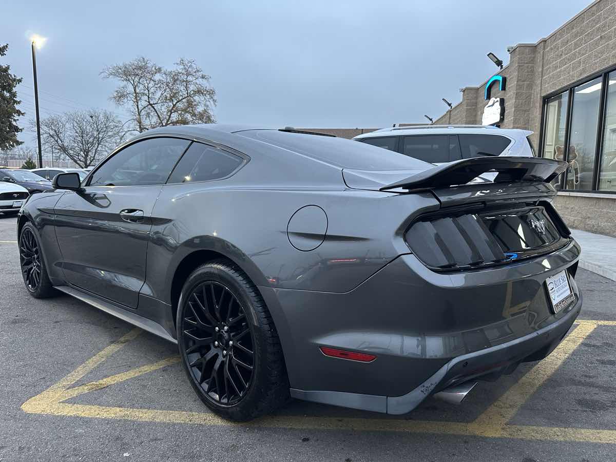 2016 Ford Mustang EcoBoost Premium photo 4