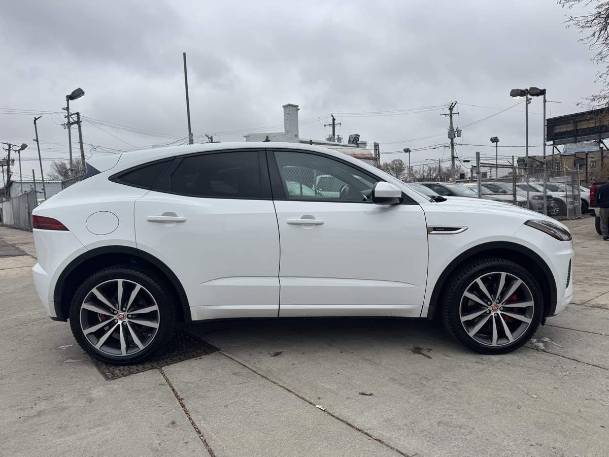 2018 Jaguar E-PACE R-Dynamic HSE photo 4