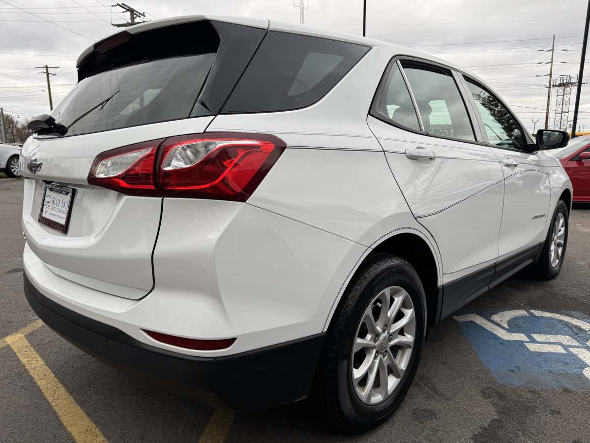 2020 Chevrolet Equinox LS photo 4